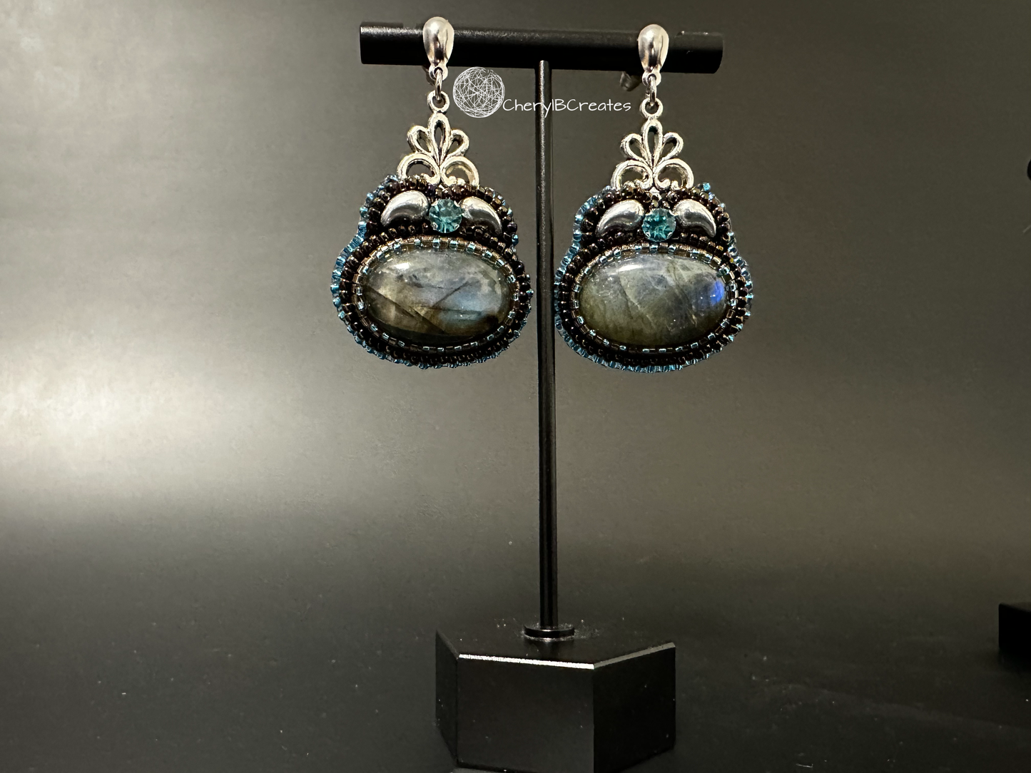 Labradorite With Scroll Pendant Necklace Set