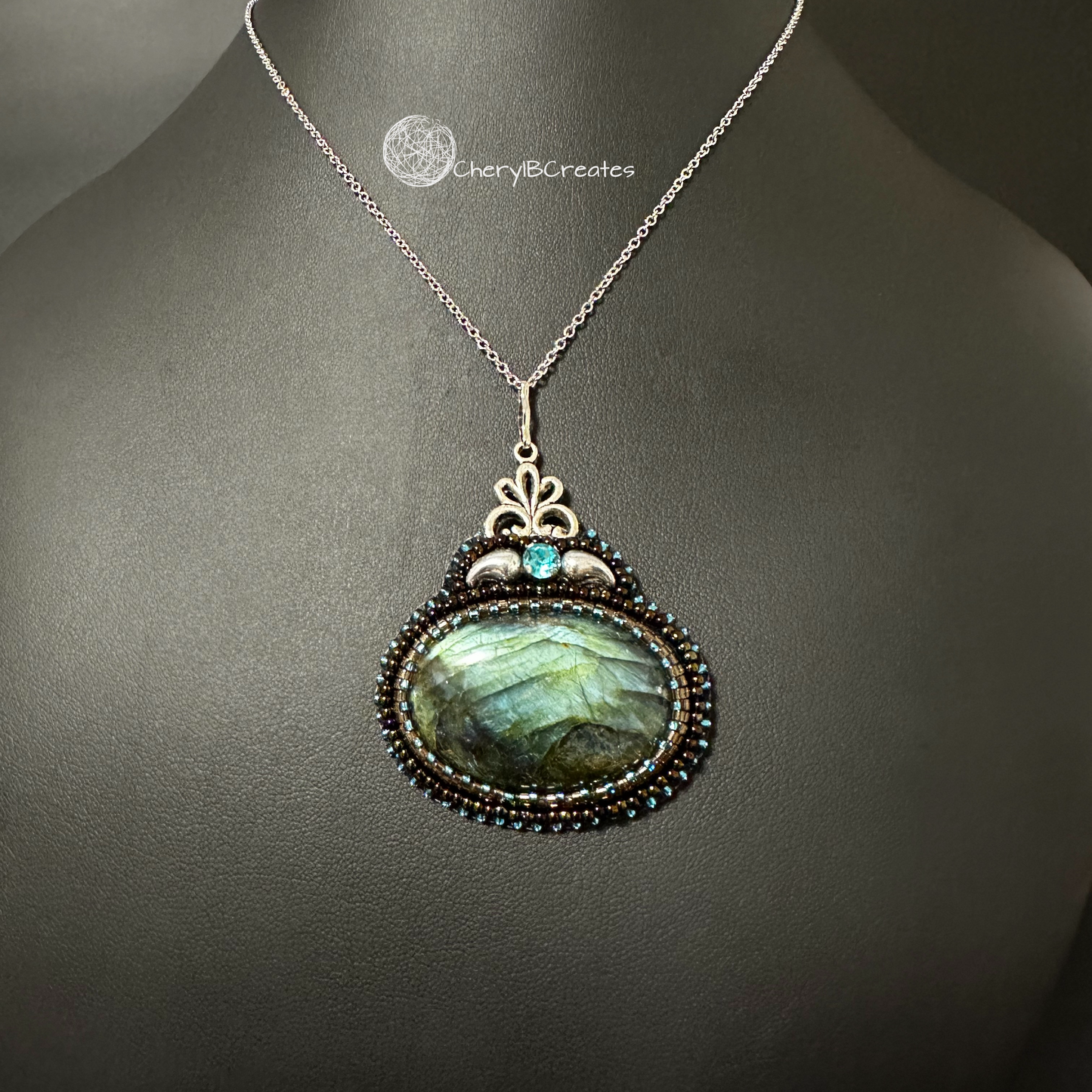 Labradorite With Scroll Pendant Necklace Set