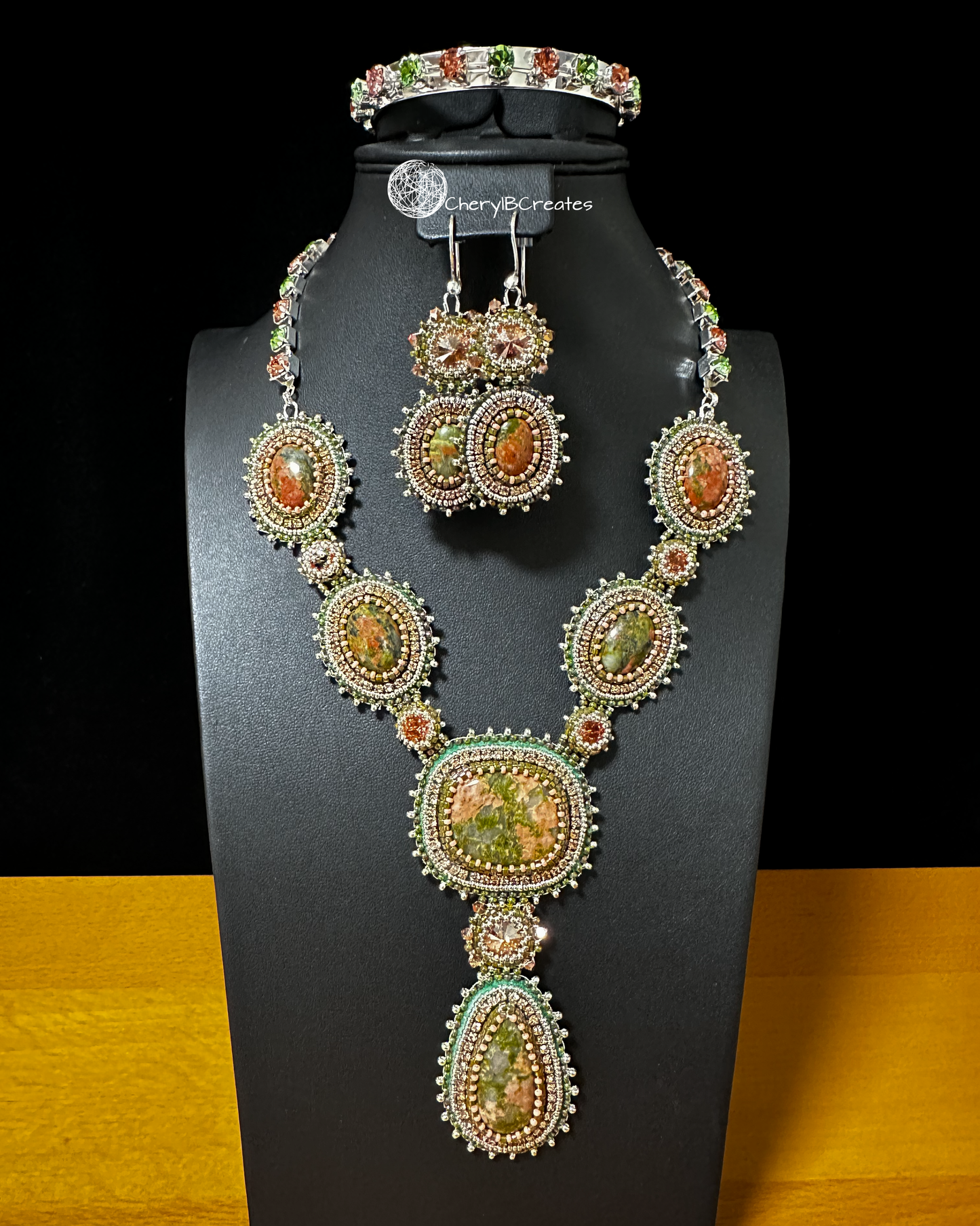 Elizabeth Necklace Set