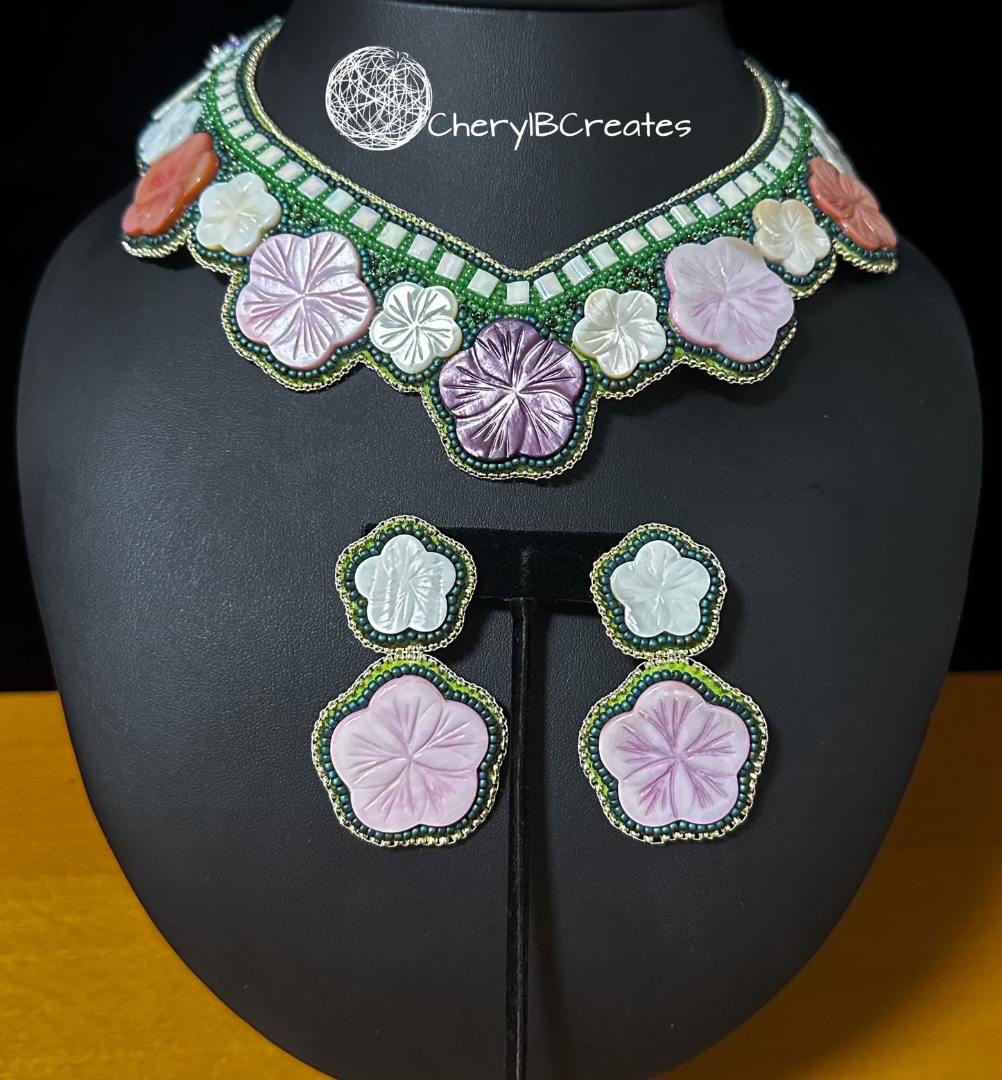 Flowers in the Grass Necklace Set