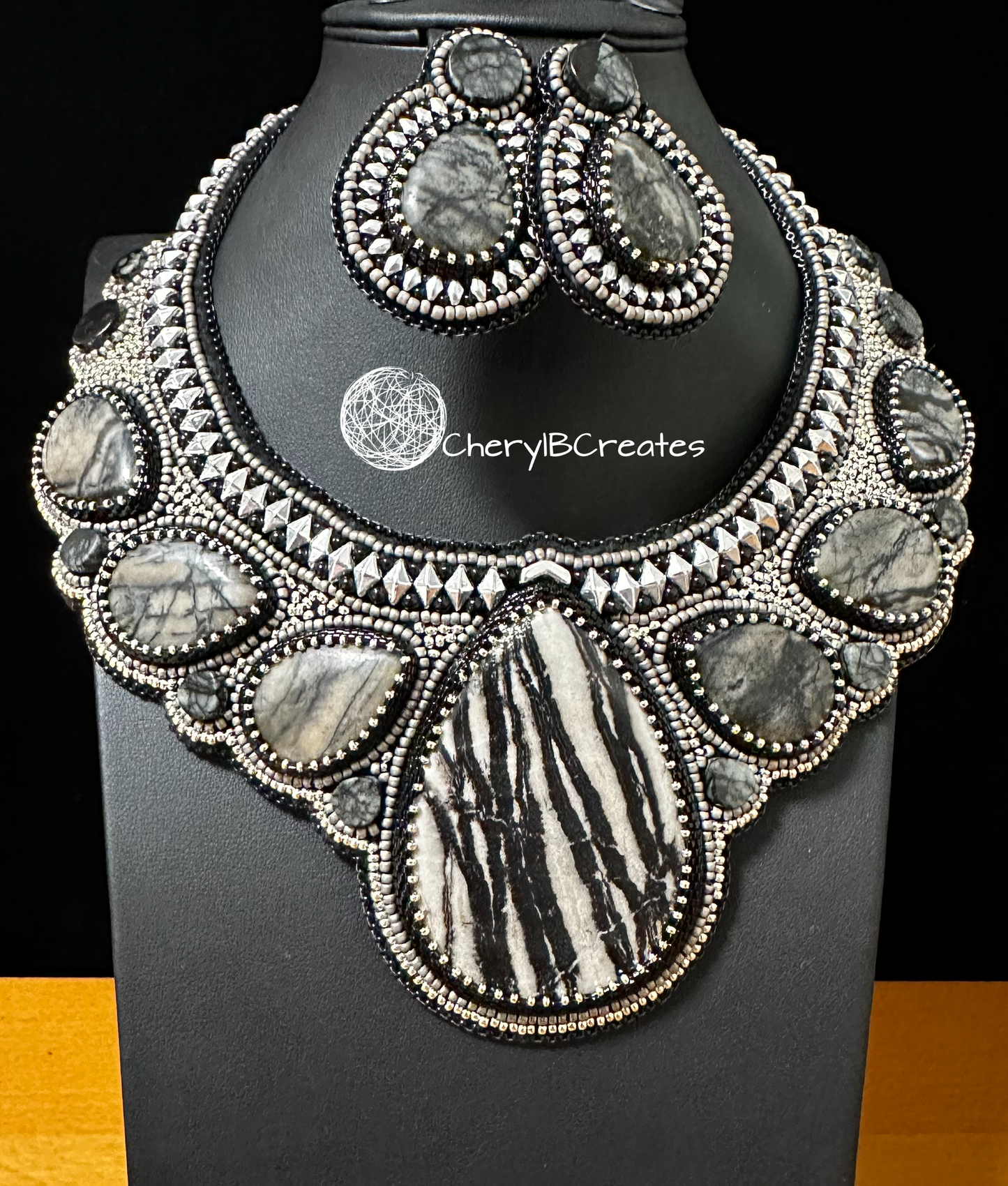 Picasso Bib Necklace Set