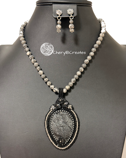 Picasso Marble Teardrop With Flowers Necklace